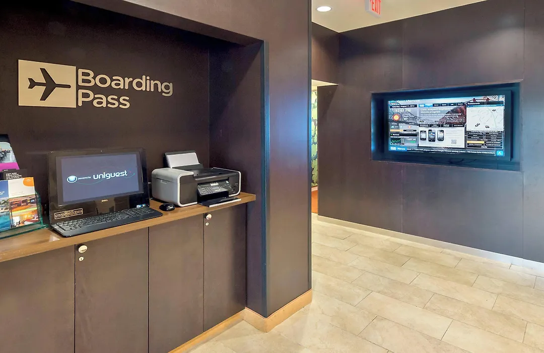 Courtyard By Marriott Alexandria-1